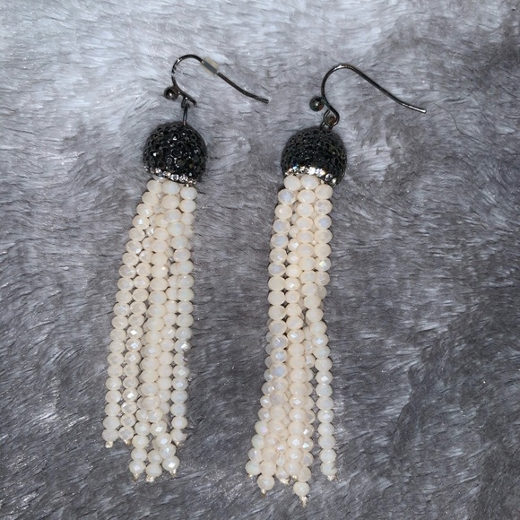 Earrings - Picture 1 of 1